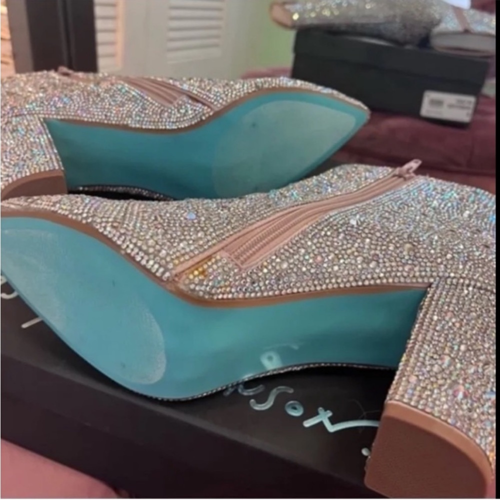 Rhinestone boots - Picture 8 of 10